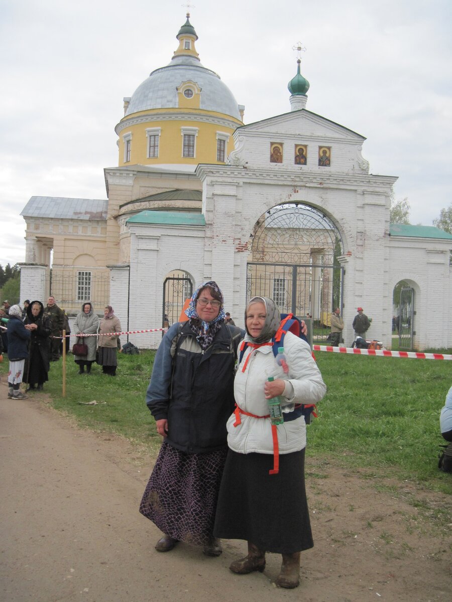 Мы с Ниной Александровной в Великорецком. Дошли! Слава Богу за все! 