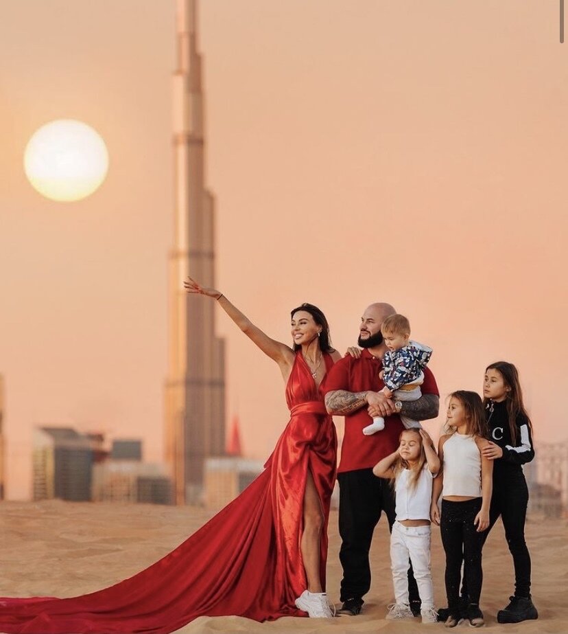 Оксана Самойлова вместе с семьёй в Дубае. Профессиональная съёмка