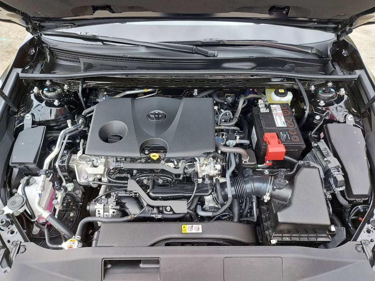 Toyota Camry обновила моторы.
