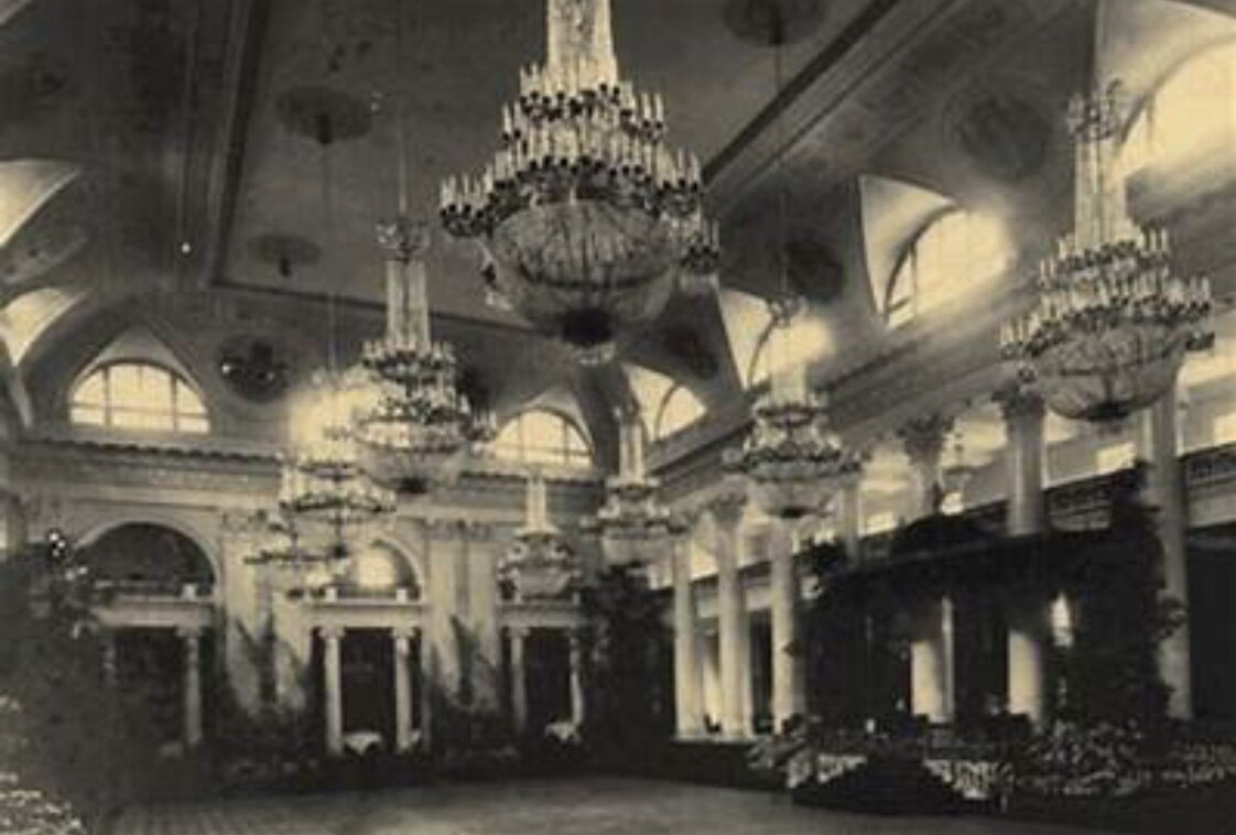 Зал бывшего Дворянского собрания. Ныне Большой зал Филармонии СПб 