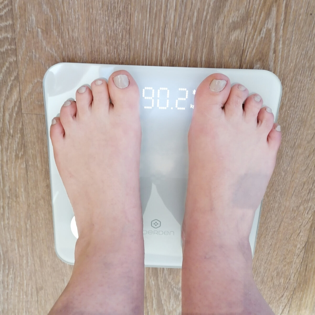 В последнее взвешивание было 90.7, еще на старых весах. Жаль, не работают, интересно было бы сверить результаты. 