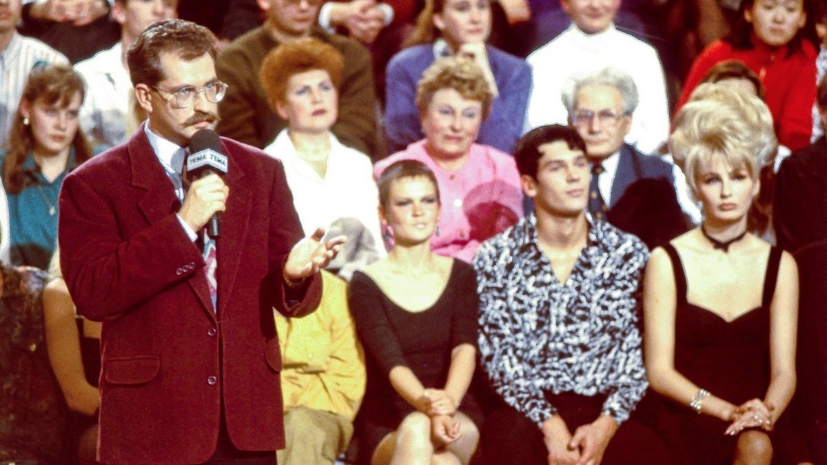 Шоу 90. Шоу 90. Шоу золотая лихорадка орт. Шоу 90-х. Шоу 90 х годов юмористические 90-х.