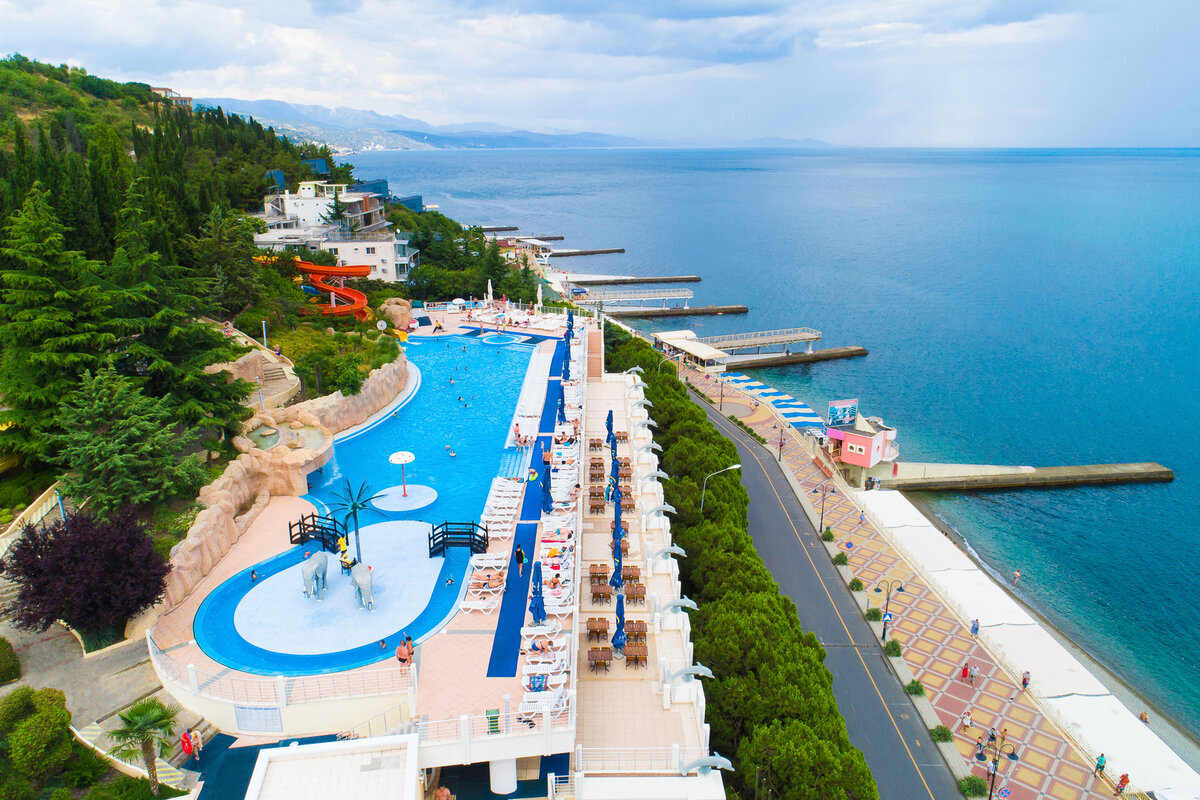 на море в алуште