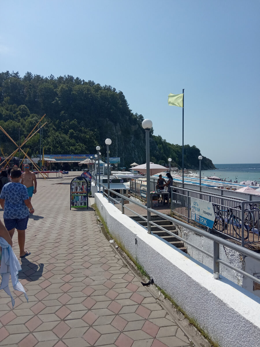 Самая просторная часть набережной. 