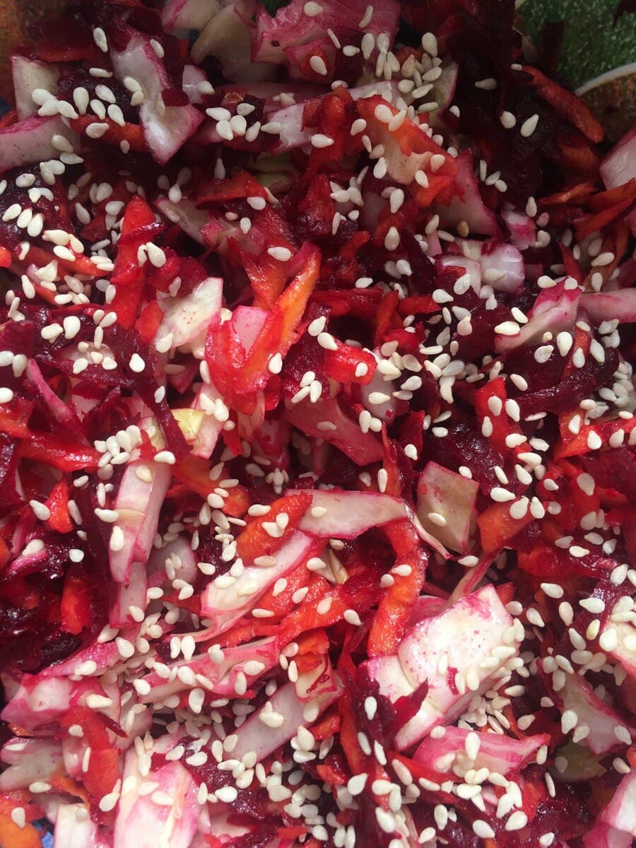 Моё фото. Кунжут идеально дополняет любой овощной салат!