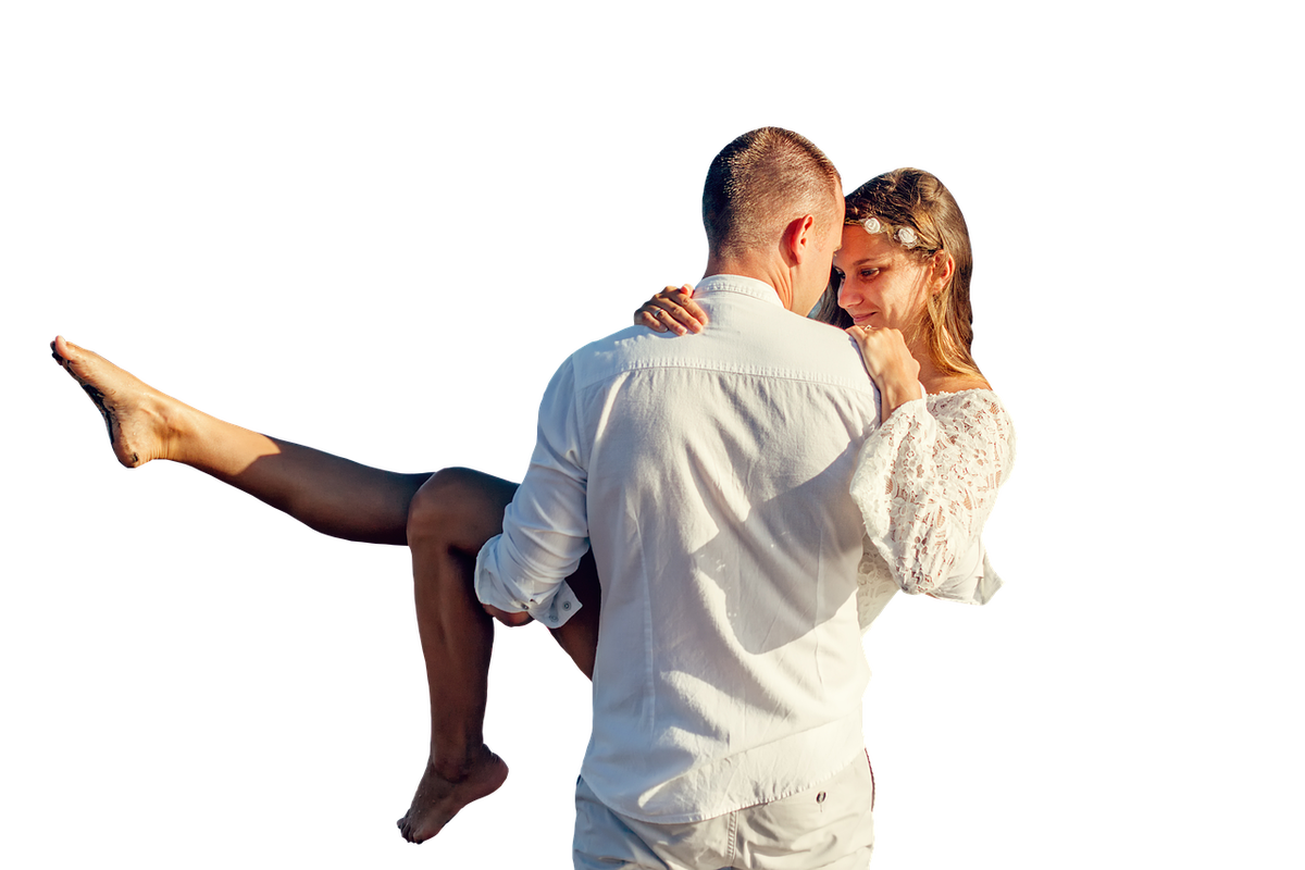 счастливые молодые пары. семейные пары на белом фоне. женщина улыбается. пара на белом фоне. улыбка мужчина и женщина.