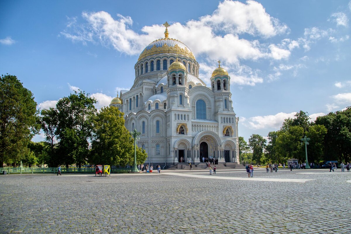 Часовня в Кронштадте Петра и Павла