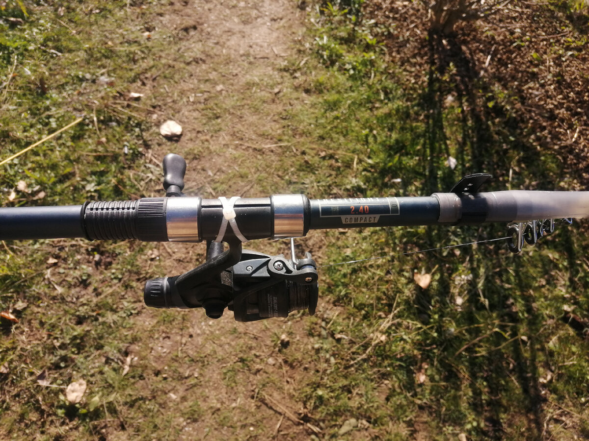 Самый простой спиннинг с тестом до 60, длинна 2,4 м.