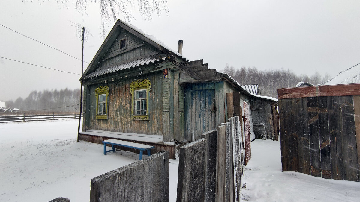 Дом последнего жителя села. Листайте дальше->