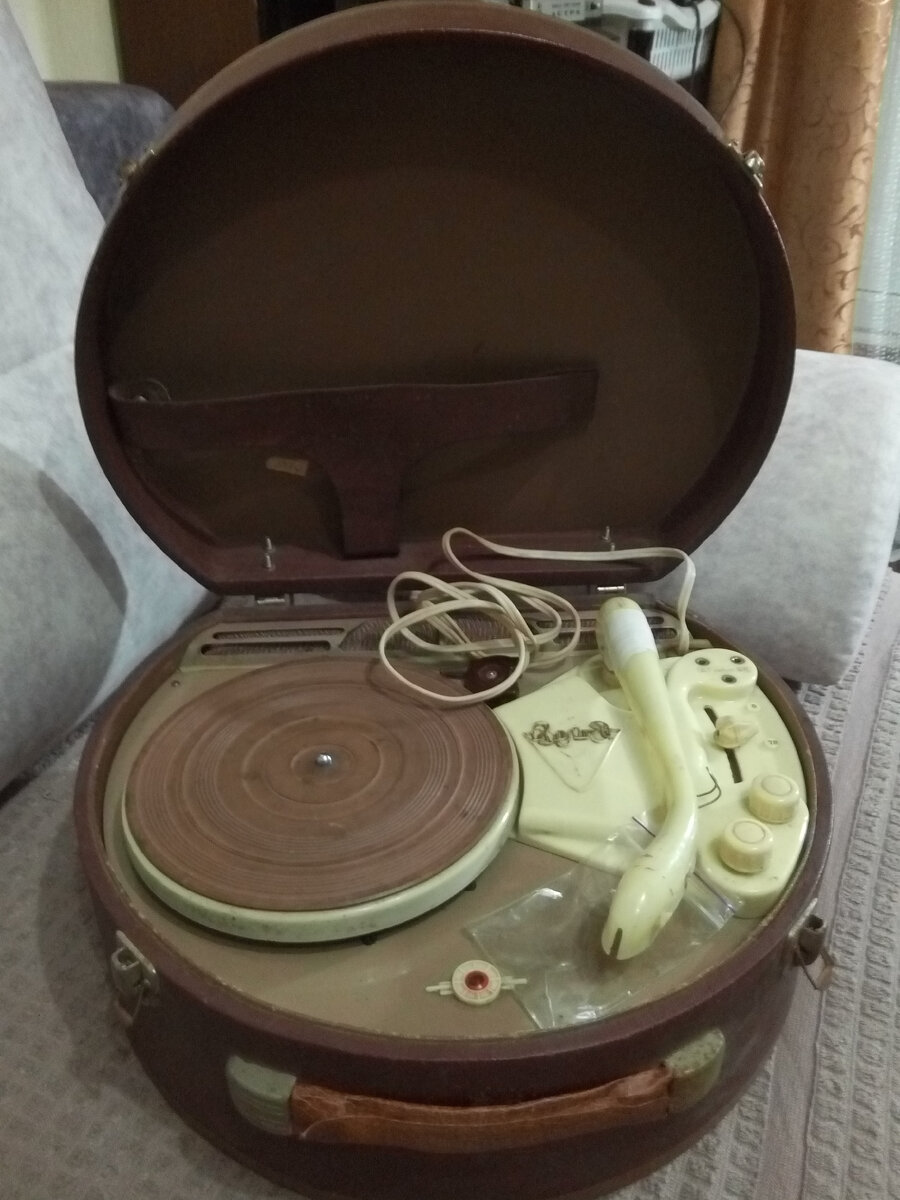 Проигрыватель "Волна"