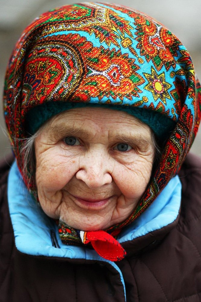 Красивая русская старушка
