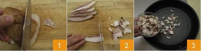 Чтобы приготовить спагетти карбонара, поставьте на плиту кастрюлю с подсоленной водой, чтобы сварить макароны. Тем временем снимите с бекона кожуру.