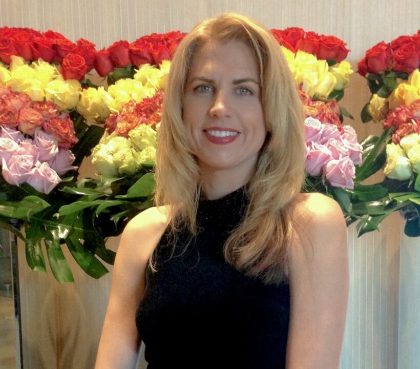 А вот эта дама возможно сохранит свою красоту и через тридцать лет. Посмотрим. 