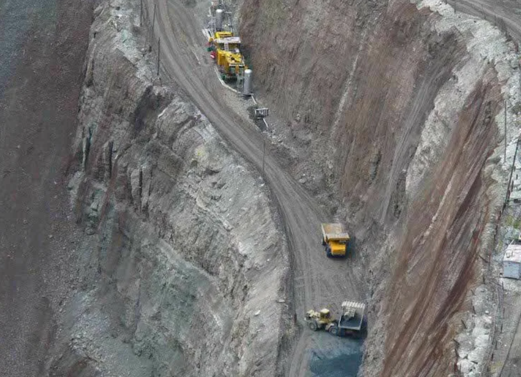 earth-chronicles.ru. Фото с Яндекса. Серпантин карьера.