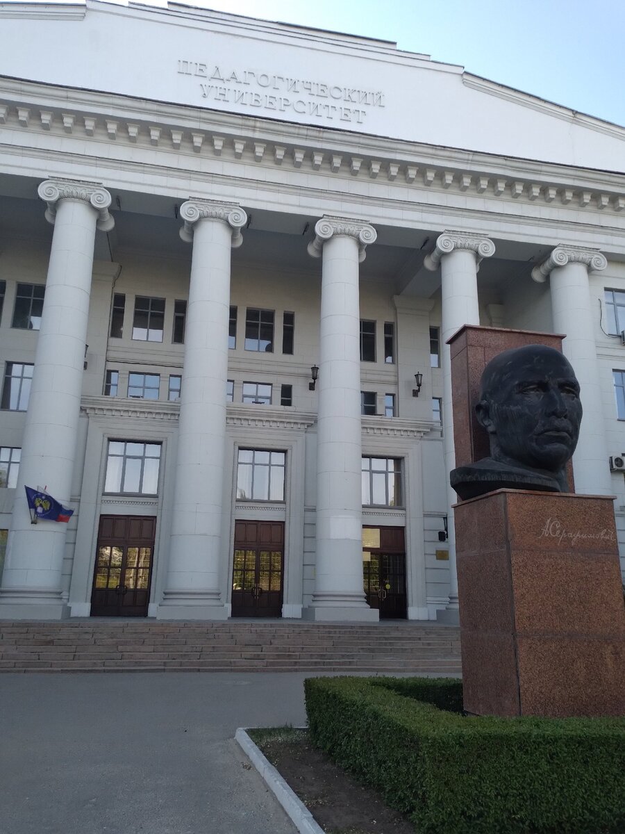 Лик Волгограда Медведева Дарья МОУ Лицей №9 Волгоград  «Предметная или архитектурная съемка» номинация «Мир глазами детей» в тематике Года культурного наследия Креативная олимпиада "Арт-успех"