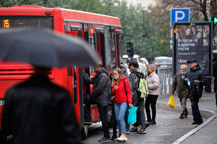 По самым приблизительным данным, учащиеся составляют треть от общего общественного трафика  — 150–200 тыс. человек в день, или около 200 тыс. поездок в сутки.