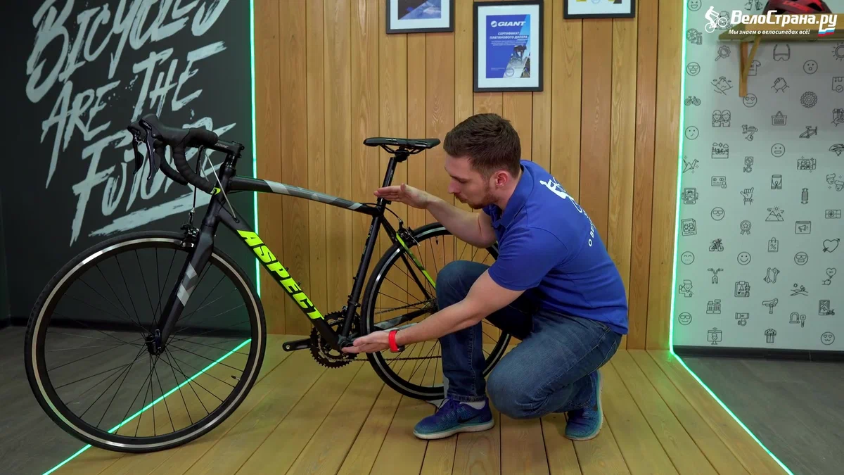 Размер рамы - это длина подседельной трубы, которая измеряется от её верхнего края до центра кареточного узла.