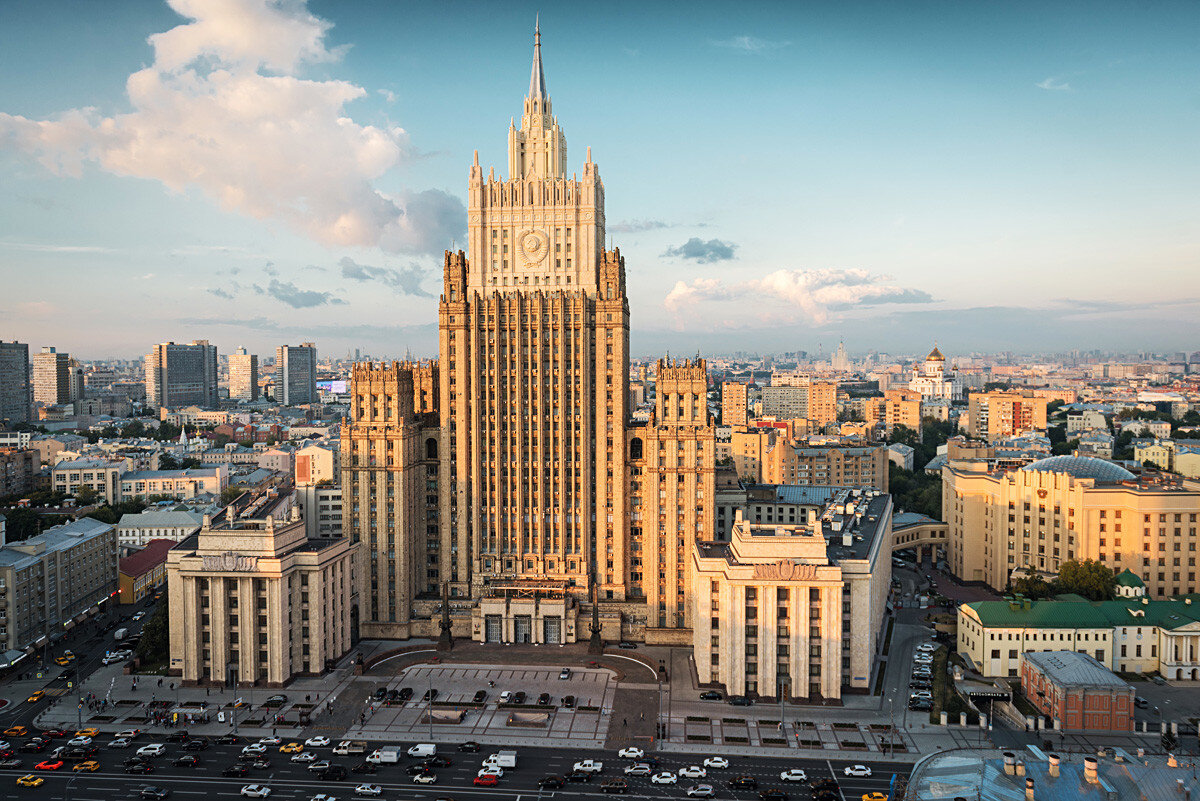 Сталинские высотки фото и название