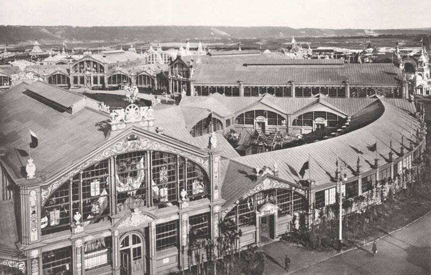 Центральное здание Всероссийской промышленной и художественной выставки в Нижнем Новгороде, 1896 год (фото «Шерер, Набгольц и Ко») «Виды Всероссийской художественной промышленной выставки 1896 г. в Нижнем Новгороде» http://andcvet.narod.ru/ni_no/sam1.html 