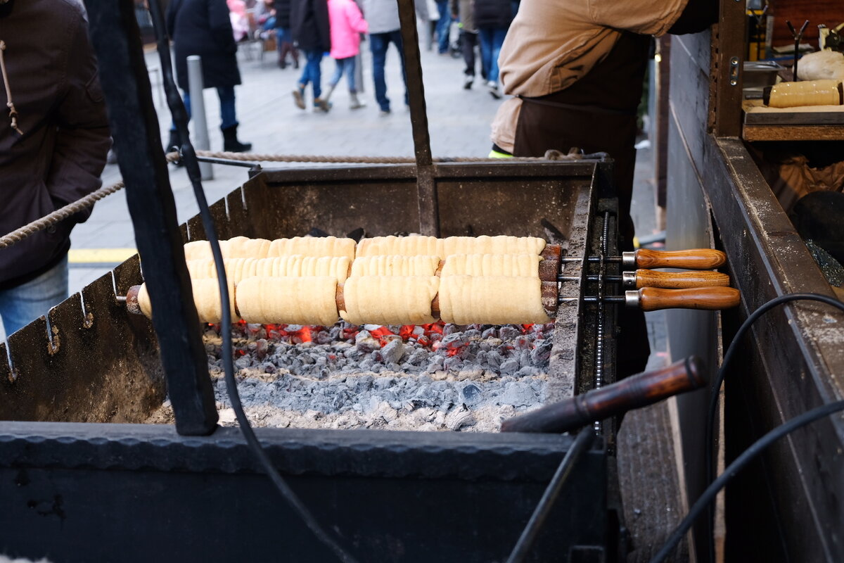 Трдельники на рождественской ярмарке в Брно. Фото из личного архива