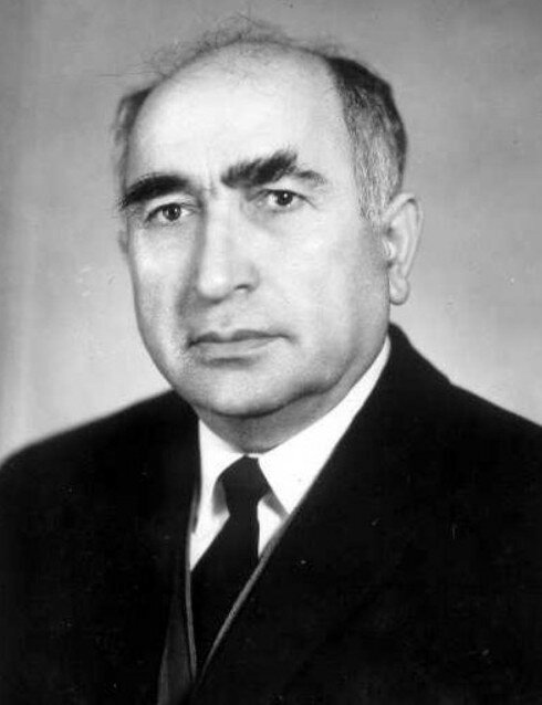 На фото: Аливердиев Абдулхак Абутрабович.