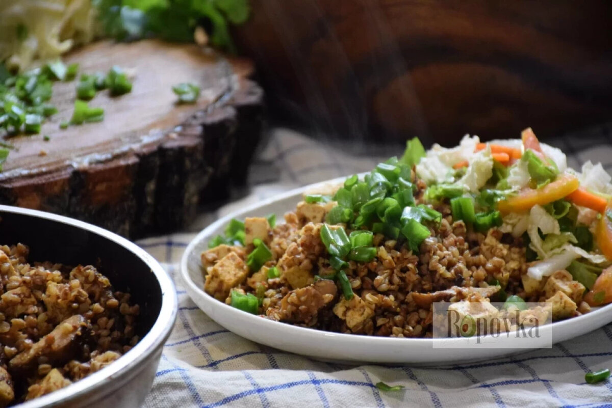 Гречка с тофу и грибами