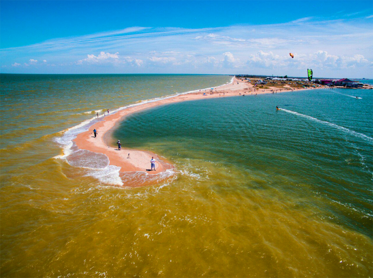 Отдых возле моря краснодарский край. Должанская коса Азовское море. Коса долгая Азовское море. Коса долгая станица Должанская. Должанская коса Азовское море пляжи.