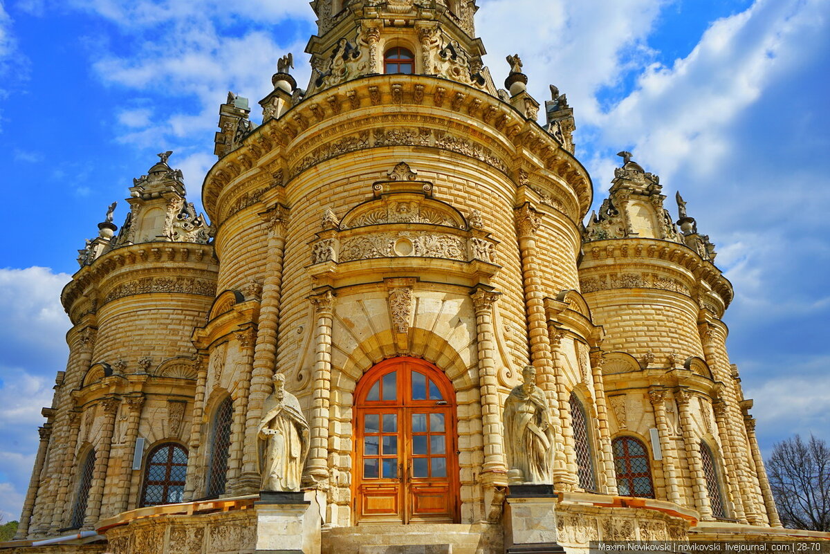 River loft дубровицы. Усадьба дубровицы в подольске. Усадьба дубровицы в подмосковье. Знаменская церковь дубровицы. Итальянская церковь как в дубровицах.