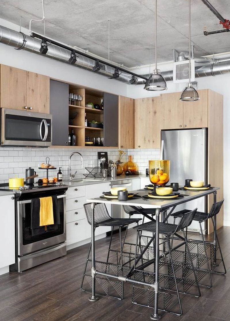 Дизайн кухни в стиле лофт. Кухонный гарнитур с барной стойкой.