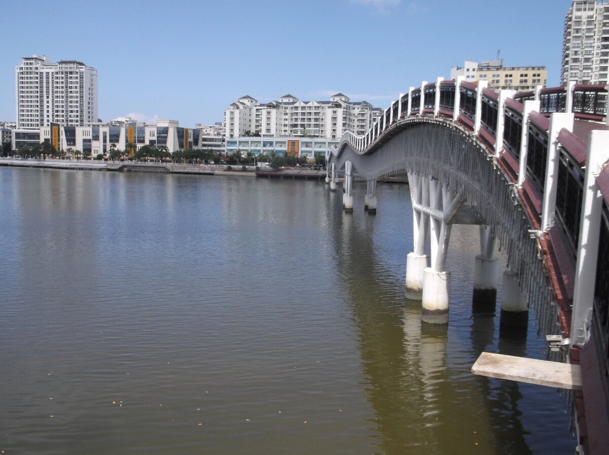 Горбатый мостик