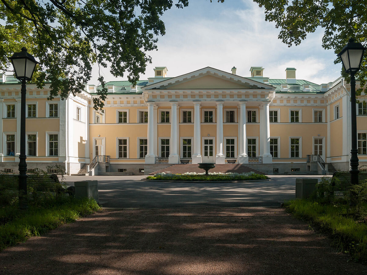 Каменноостровский дворец санкт петербург фото Каменноостровский дворец на Каменном острове в Санкт-Петербурге Маленькие прогул