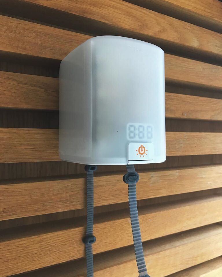 NowLight может быть подвешен сбоку или сверху