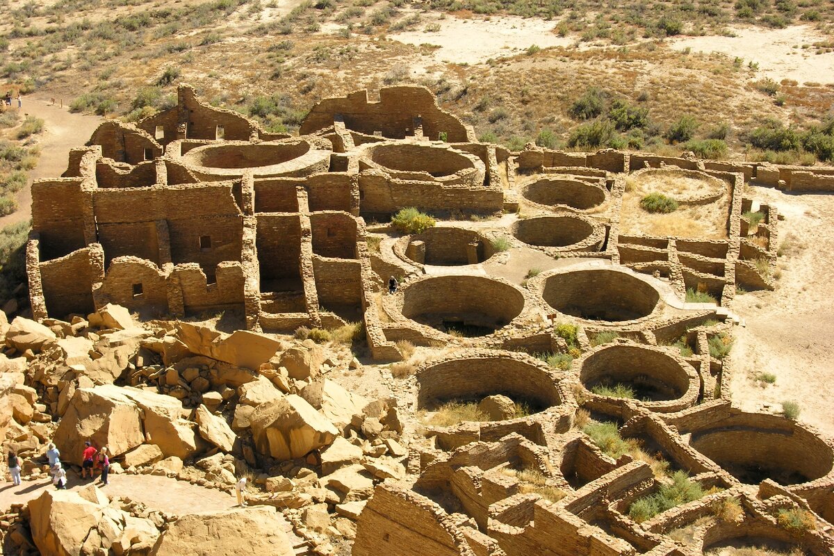 Напоминает деревню Песка))