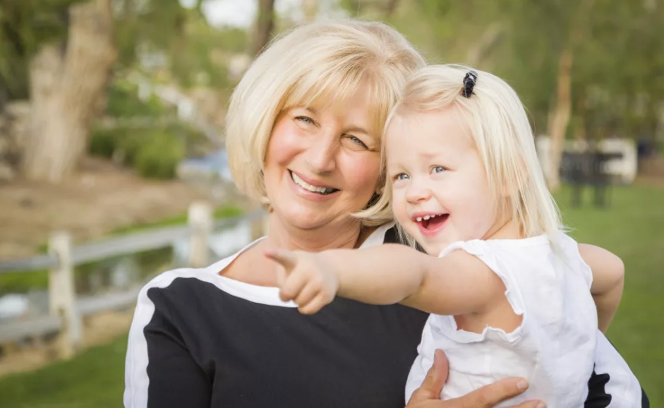 Бабушка Лизы.