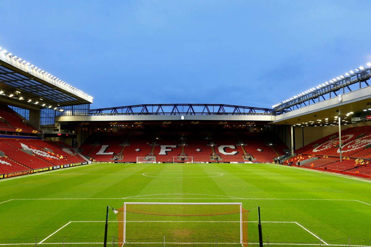Домашний стадион Ливерпуля.