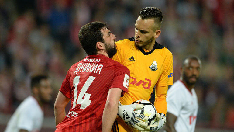 Защитник Сборной России Джикия и голкипер Гильерме