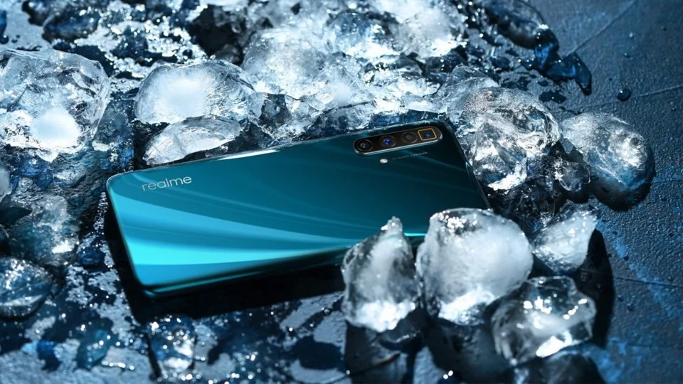 Самый дешевый смартфон с 5х оптическим зумом: Snapdragon 855+, 8/128ГБ, 120ГЦ дисплей1