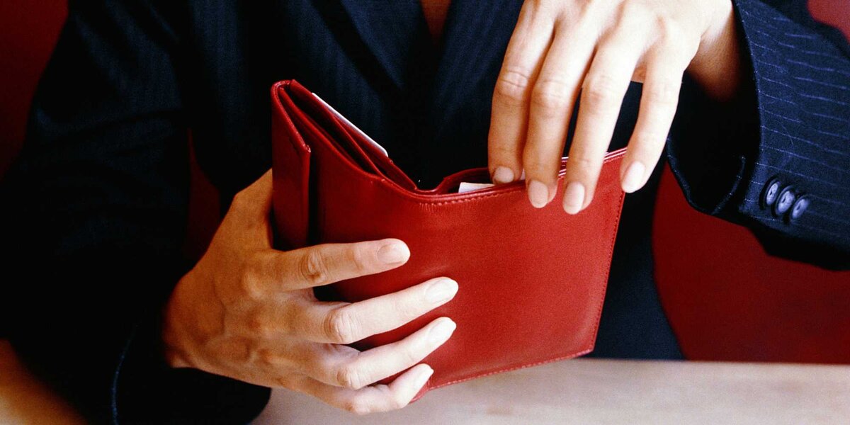 Почему деньги обходят человека?