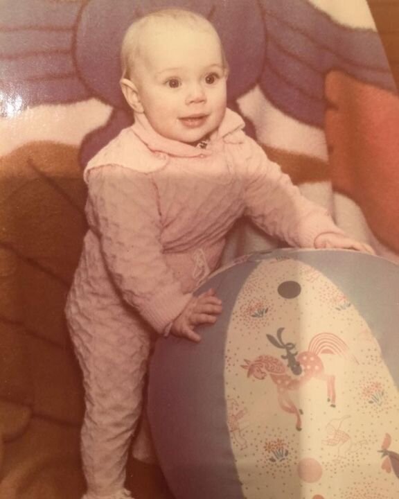 Яна Кошкина в детстве. Фото: instagram / Яна Кошкина