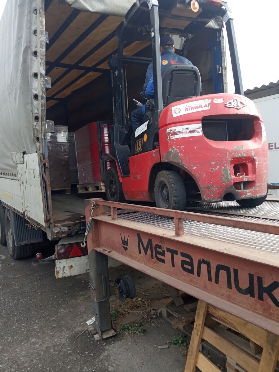 разгрузка в Аксае...