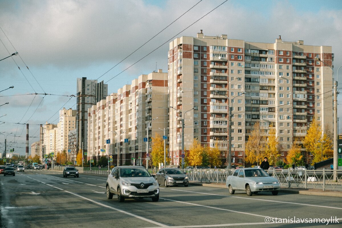 Метро снаружи, показываю как выглядит 