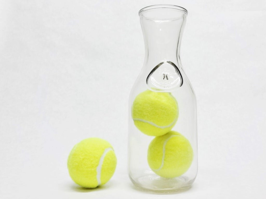 У меня дома есть несколько таких вещей, которые просто лежат на полке и заставляют гостей чесать затылки и говорить: «... подождите ... как ты ...?»