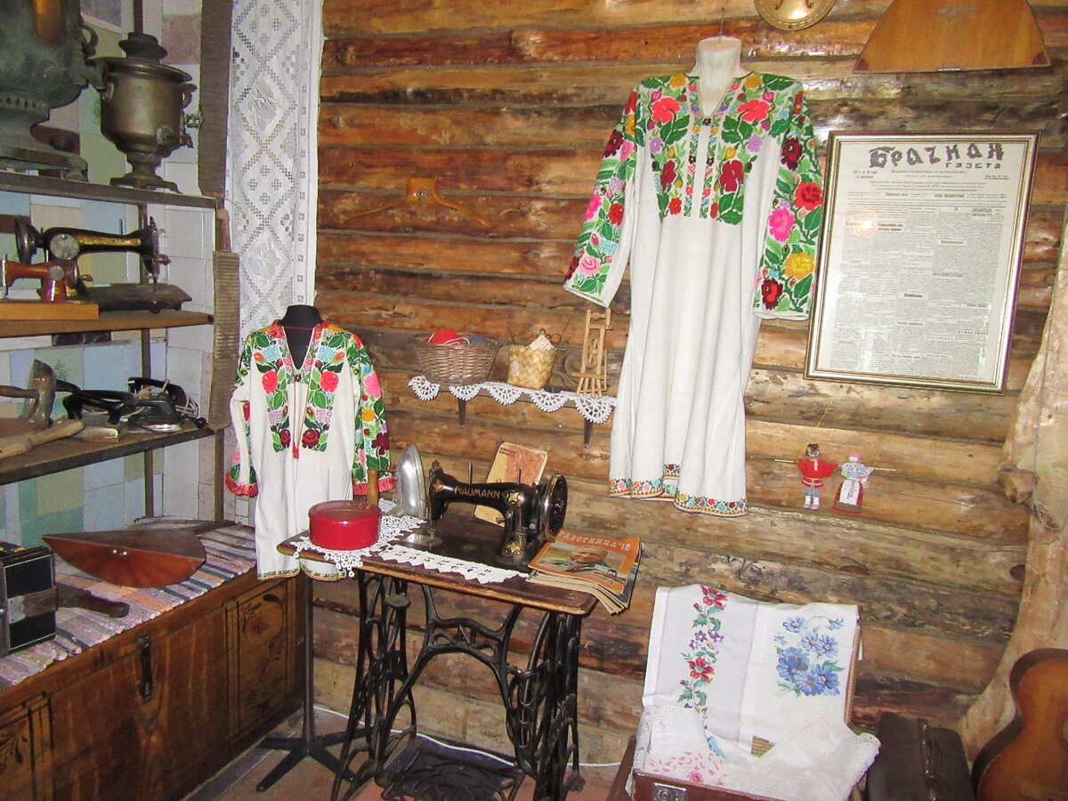 Швейная машинка фирмы "Zinger"