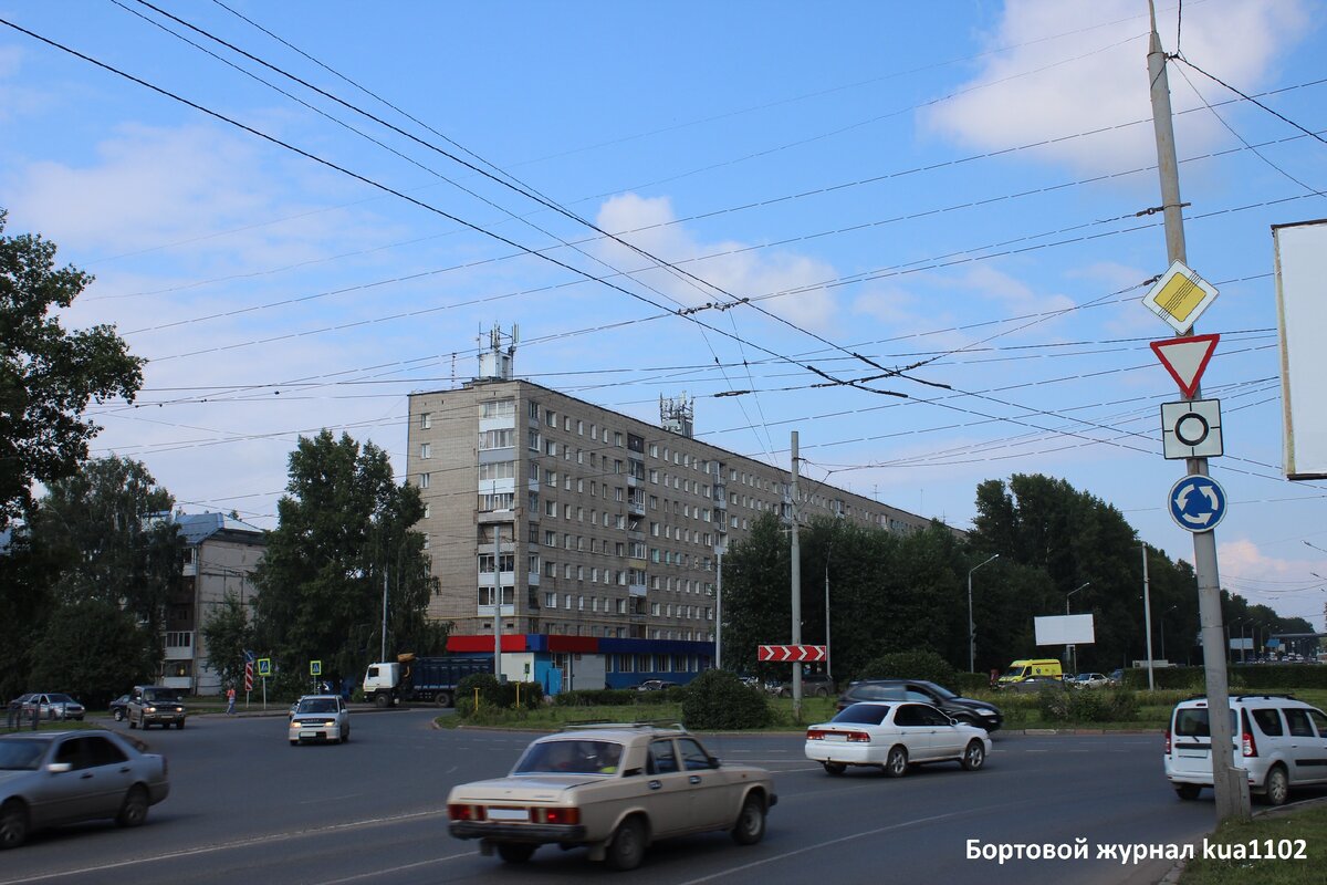 Правильно ли установлены дорожные знаки на этом участке дороги с круговым  движением? | Бортовой журнал kua1102 | Дзен