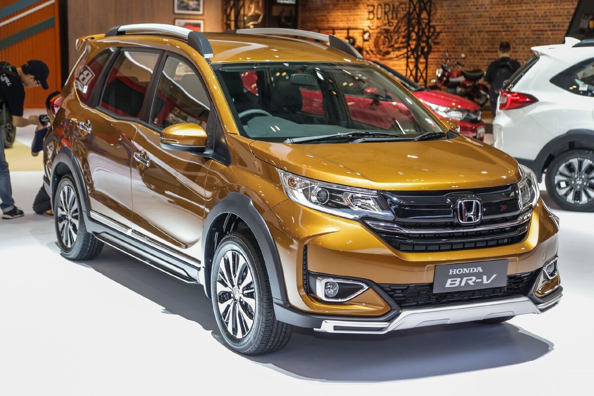 Основные характеристики золотого кроссовера Honda BR-V