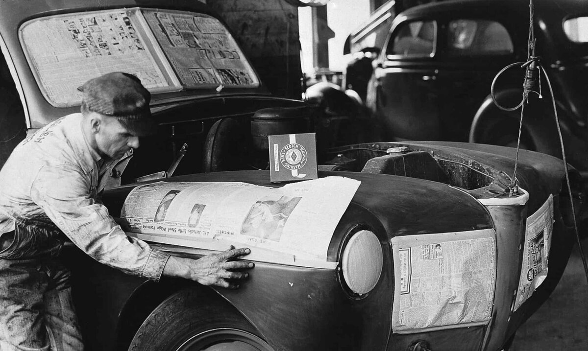 Работник со скотчем. Источник: actos.com