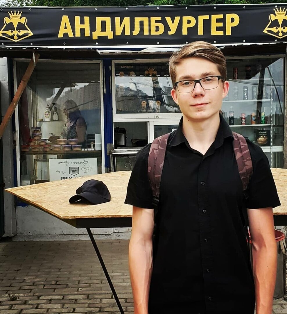 Это моя первая точка. На данный момент я сейчас снимаю помещение больше.