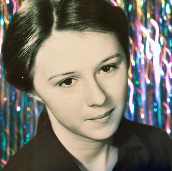 15-летняя Алена Апина. Фото: скриншот из Instagram певицы.