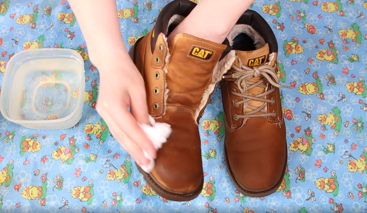 Как избавиться от неприятного запаха в обуви: полезные рекомендации
