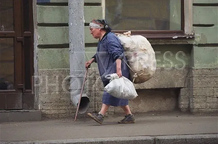 Тетя приехала в гости к племяннику